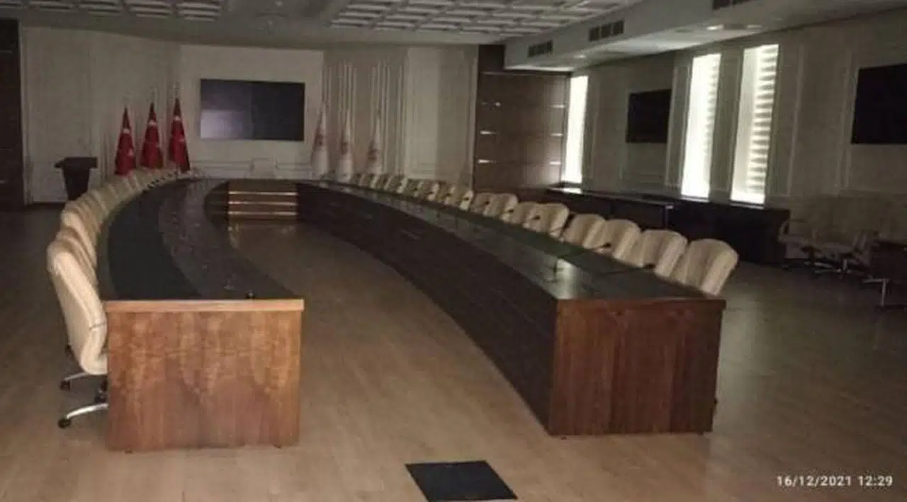 Asgari Ücret Komisyonu toplanamadı, boş salonu görüntüleyen muhabir bakanlıktan çıkarıldı!