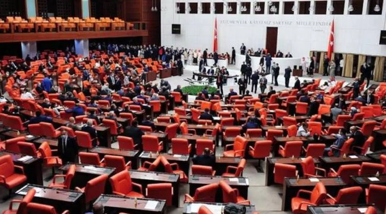 Asgari ücrette damga vergisini kaldıran yasa teklifi Meclis'e sunuldu