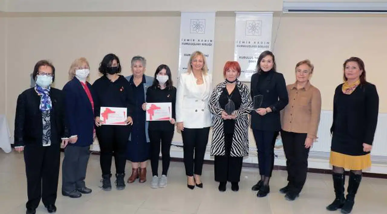 İKKB, ‘Işıldayan Kadınları’ ödüllendirildi