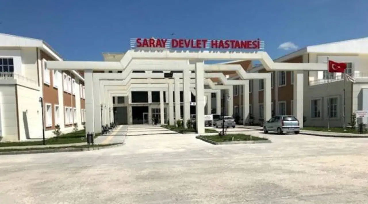 Sahte içkiden 2 ölüm dahaTekirdağ'ın Saray ilçesinde sahte içki tükettikten sonra hastaneye kaldırılan 2 kişi yaşamını yitirdi.