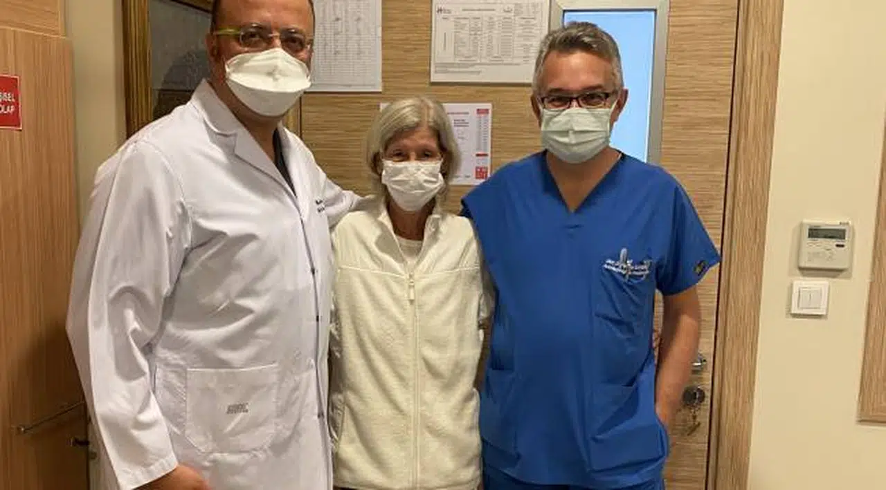 Türk Doktorlar İngiliz hastayı sağlığına kavuşturdu