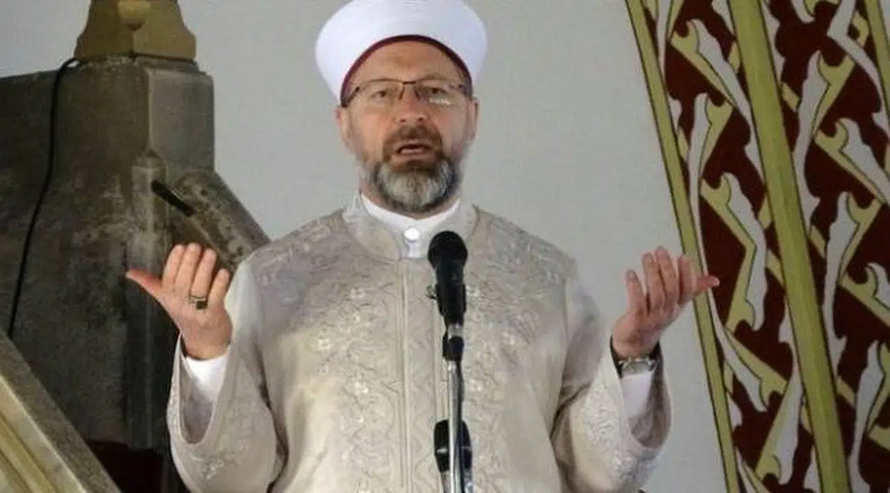Ali Erbaş'tan müftülere talimat: "Cuma geceleri ailece camide buluşuyoruz"