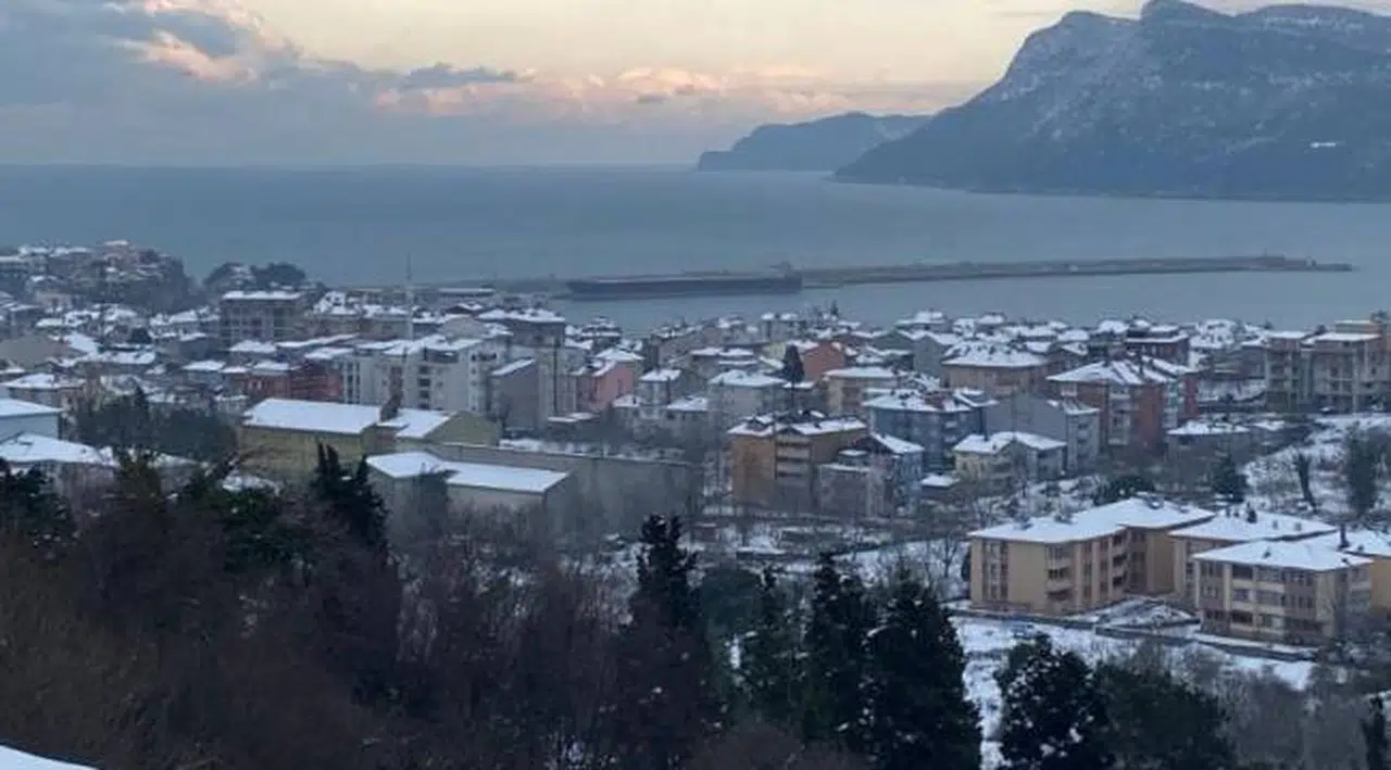 Batı Karadeniz açıklarında gemi mürettebatı kayboldu