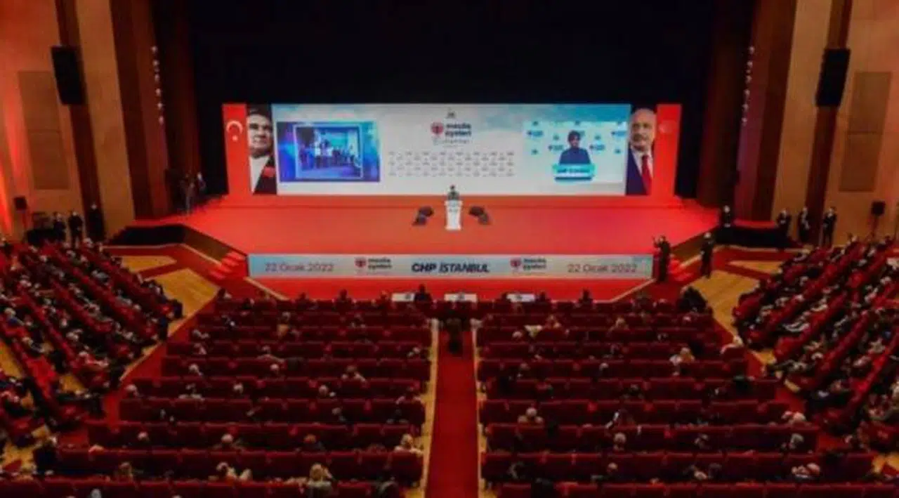 CHP İstanbul buluşmasında Sezen Aksu’dan ‘Şinanay’ şarkısı çalındı
