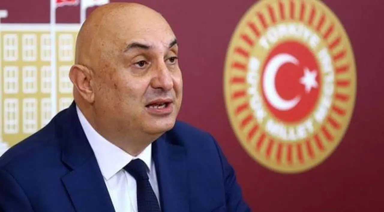 CHP'li Özkoç: Sokağa çıkmayın, basın toplantısı yapın