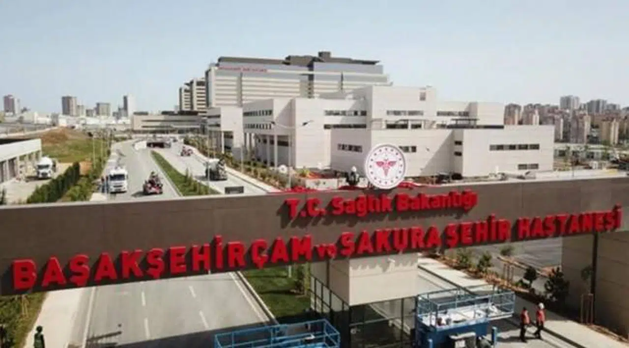 Hamile sağlık çalışanı karnından tekmelenerek darp edildi