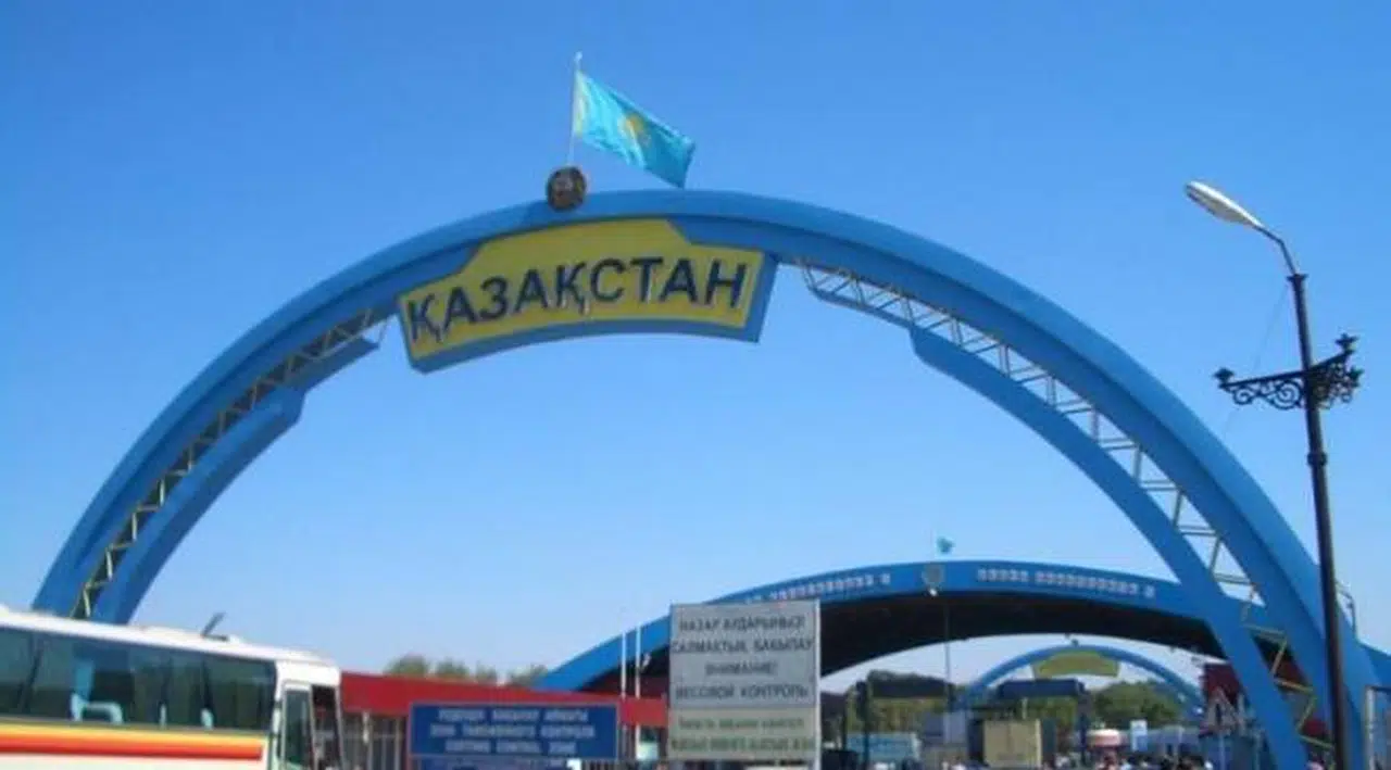 Kazakistan sınırını geçmeye çalışan yaklaşık 300 kişi gözaltına alındı