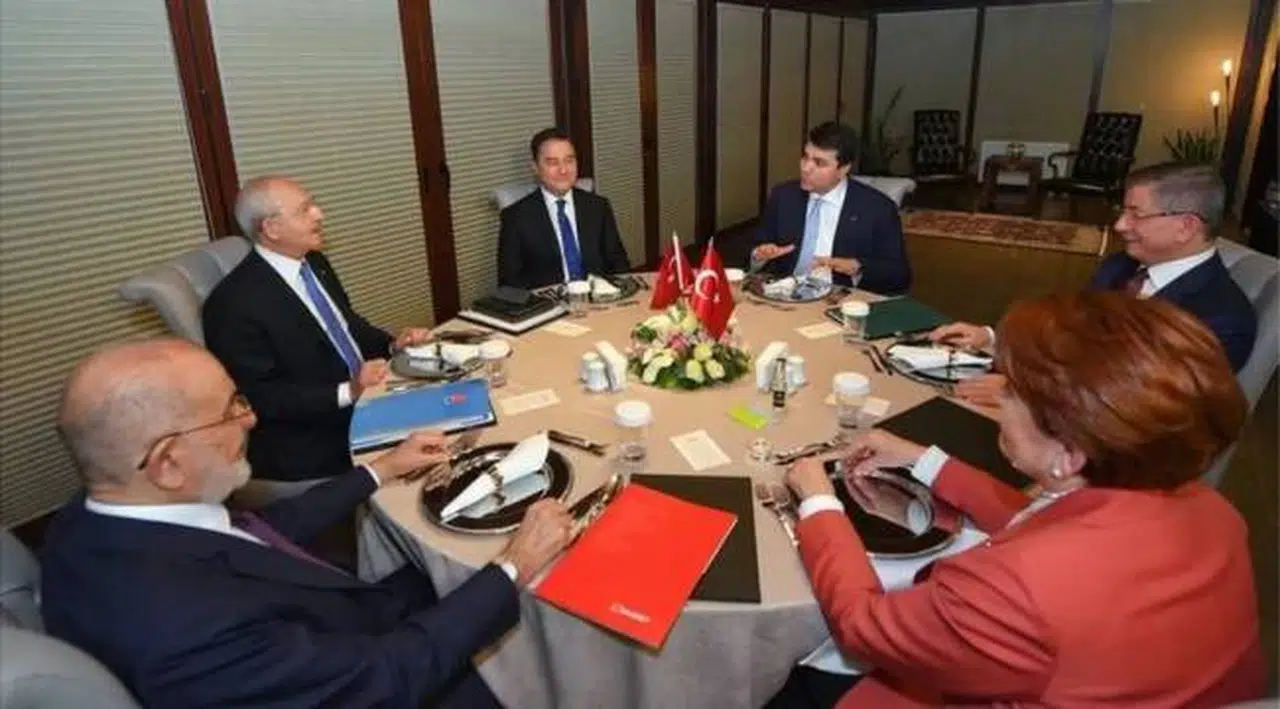 6 muhalefet liderinin buluşması: İttifak için Seçim Yasası değişikliği beklenecek