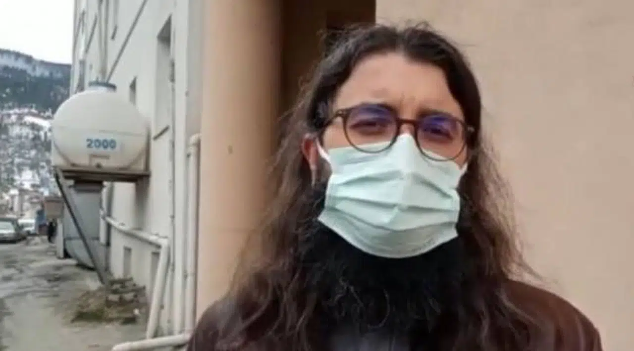 Artvin'de doktora muayene sırasında bıçaklı saldırı