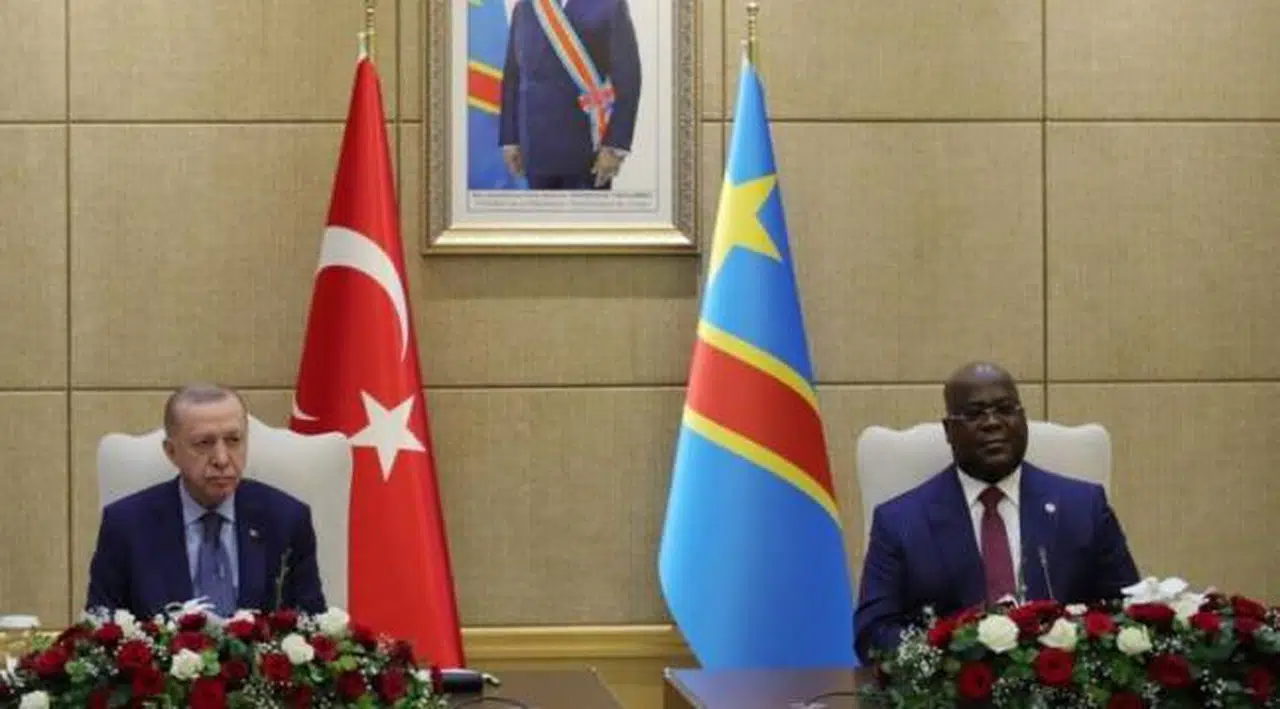 Erdoğan Kongo'da: '100 bin doz aşıyı beraberimde getirdim'