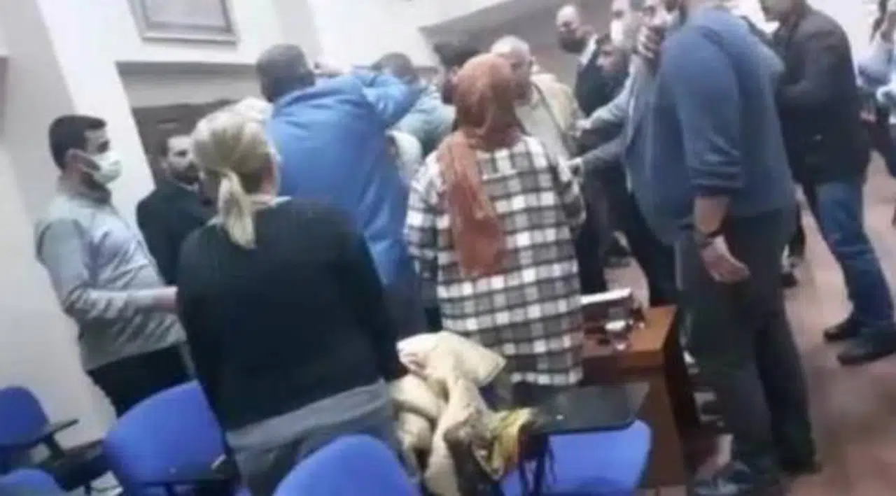 HDP’nin teklifi kabul edildi, AKP’li meclis üyeleri birbirine girdi