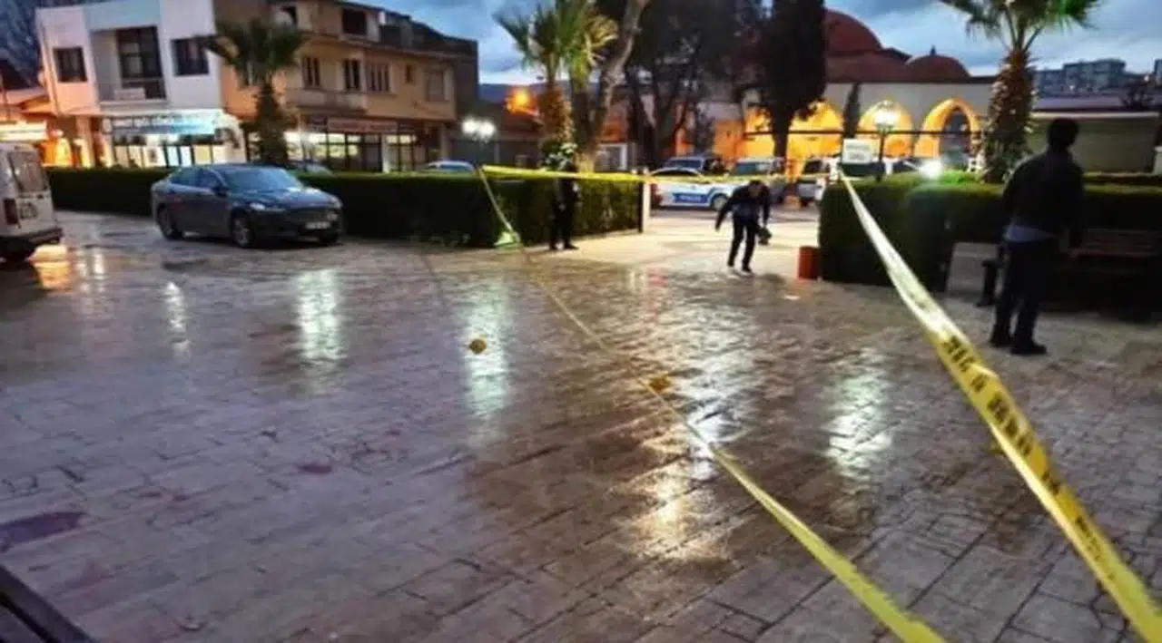 İzmir'de belediyede bıçaklı saldırı: 2 tutuklama