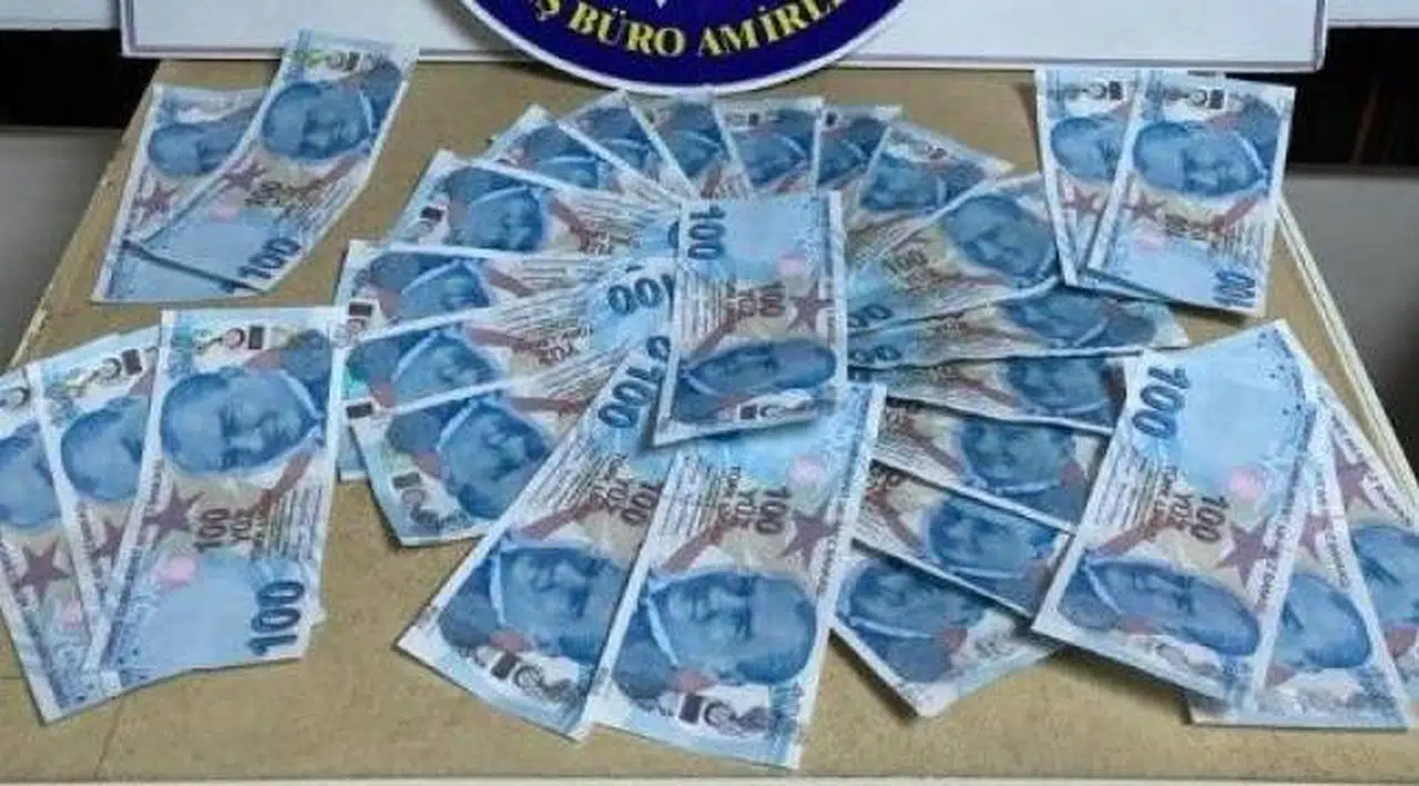 İzmir'de sahte para operasyonu: 3 kişi tutuklandı