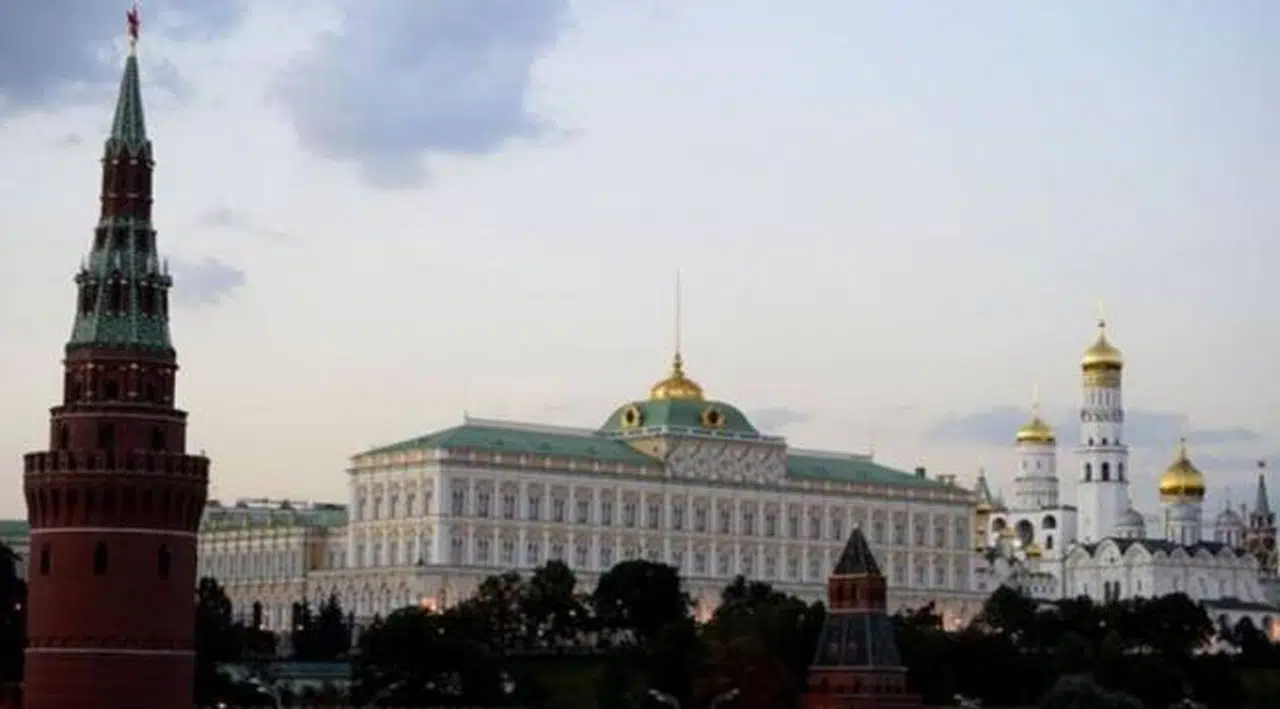 Kremlin: Donetsk ve Lugansk liderleri Putin'den yardım talep etti