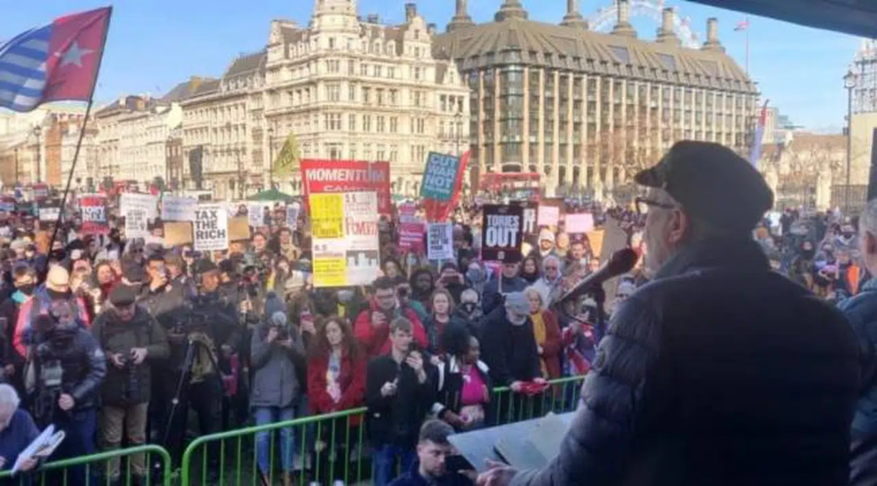 Londra'da hayat pahalılığı protestosu