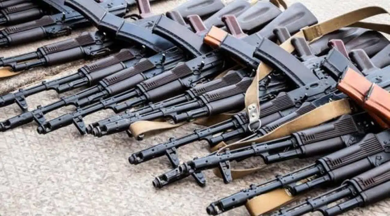 Rusya: Kiev sivillere kontrolsüzce silah dağıtıyor