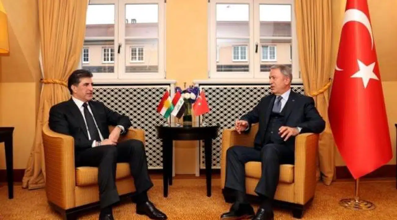 Savunma Bakanı Hulusi Akar Almanya'da Barzani ile görüştü