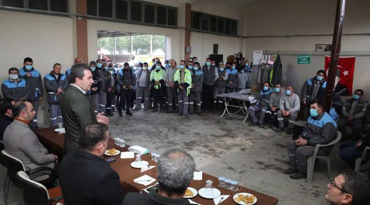 Temizlik işçilerinden maaş zammı teşekkürü