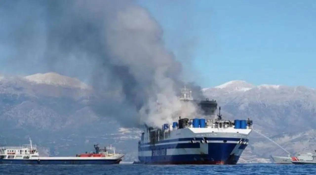 Yunanistan-İtalya feribotunda yangın: 12 kişi kayıp