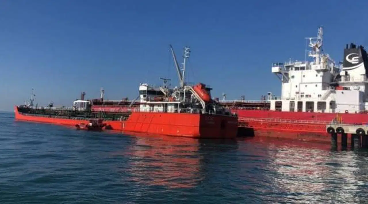 Ayçiçek yağı yüklü ilk gemi Mersin'e ulaştı