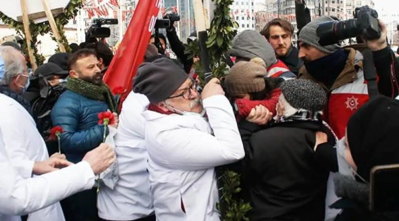 Bakan Koca'dan doktora özür telefonu