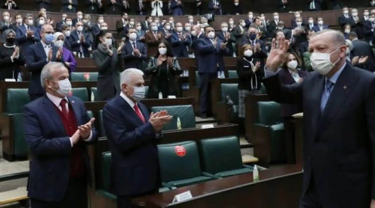 Cumhurbaşkanı Erdoğan'dan AK Partili vekillere: Ekonomi için yaptıklarımızı sahada yeterince satmıyoruz, anlatamıyoruz