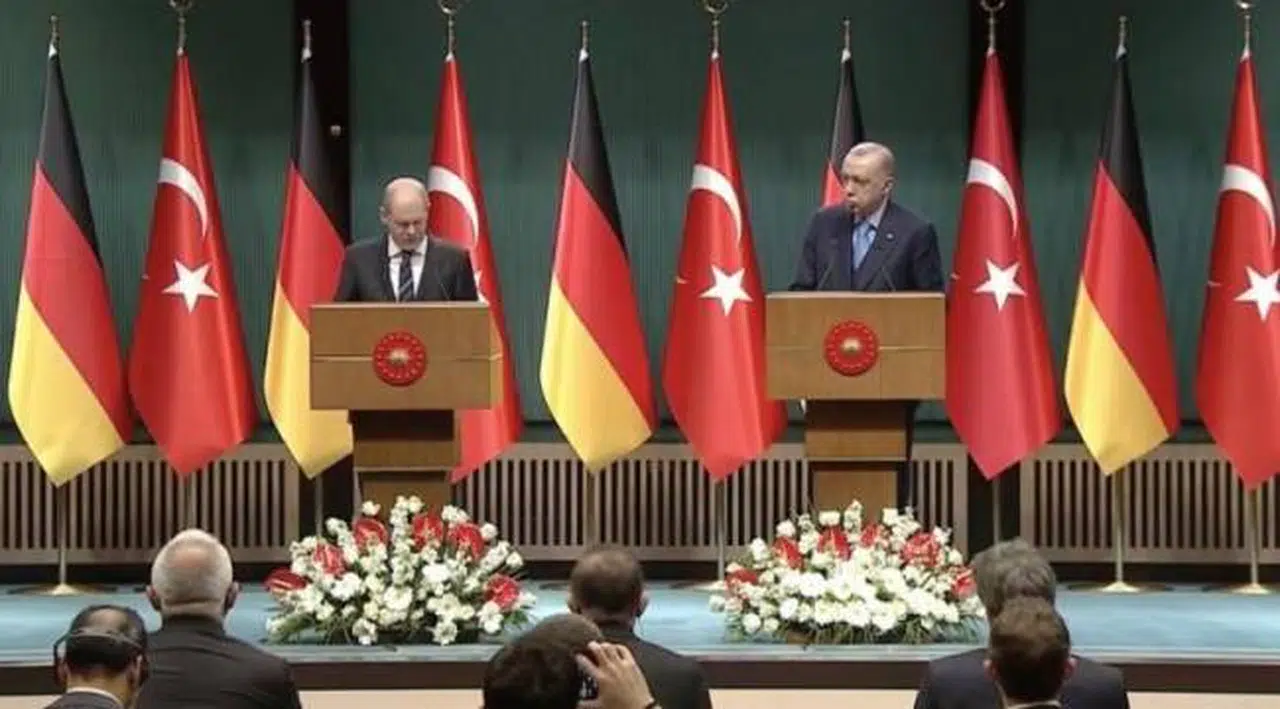 Erdoğan'dan Rusya'dan alınan silahlar sorusuna yanıt: Şartlar ne getirir görmek lazım