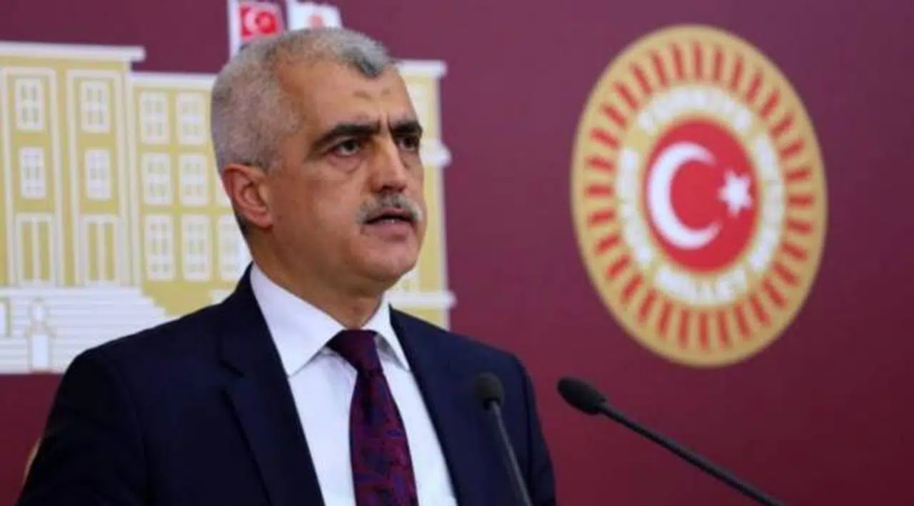 HDP'li Gergerlioğlu: Bolu Belediyesi, Demirtaş'ın fotoğrafını paylaşan temizlik işçisini işten çıkardı