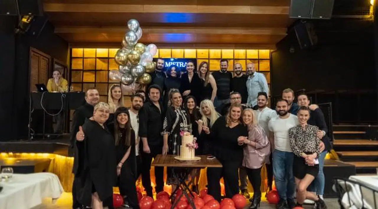 Işın Karaca yeni yaşına darbuka şovla girdi