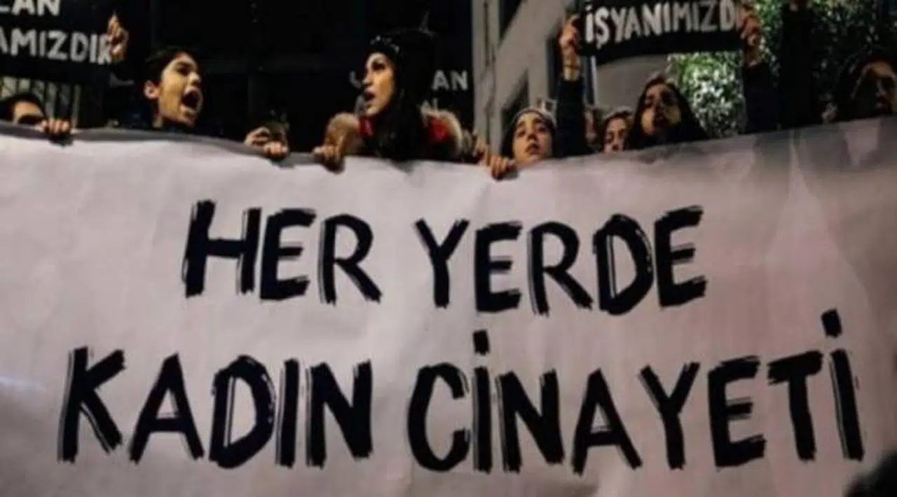 İstanbul’da bir erkek, eşi ve 2 çocuğunu öldürdü