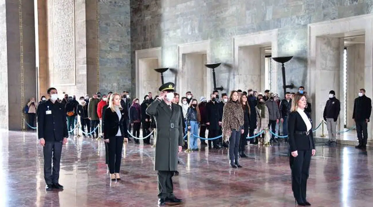 İZİKAD Atatürk’ün huzurunda