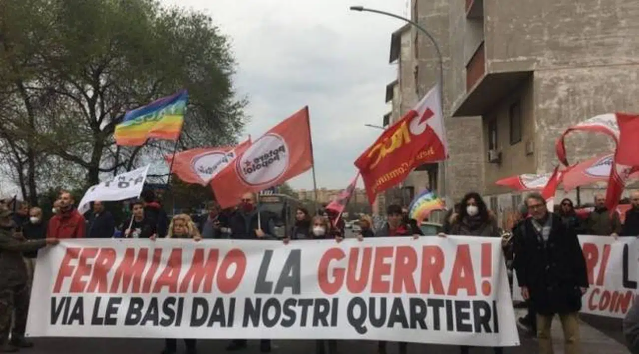 Roma ve Pisa kentlerinde Ukrayna'ya silah tedariki ve NATO'ya karşı eylem