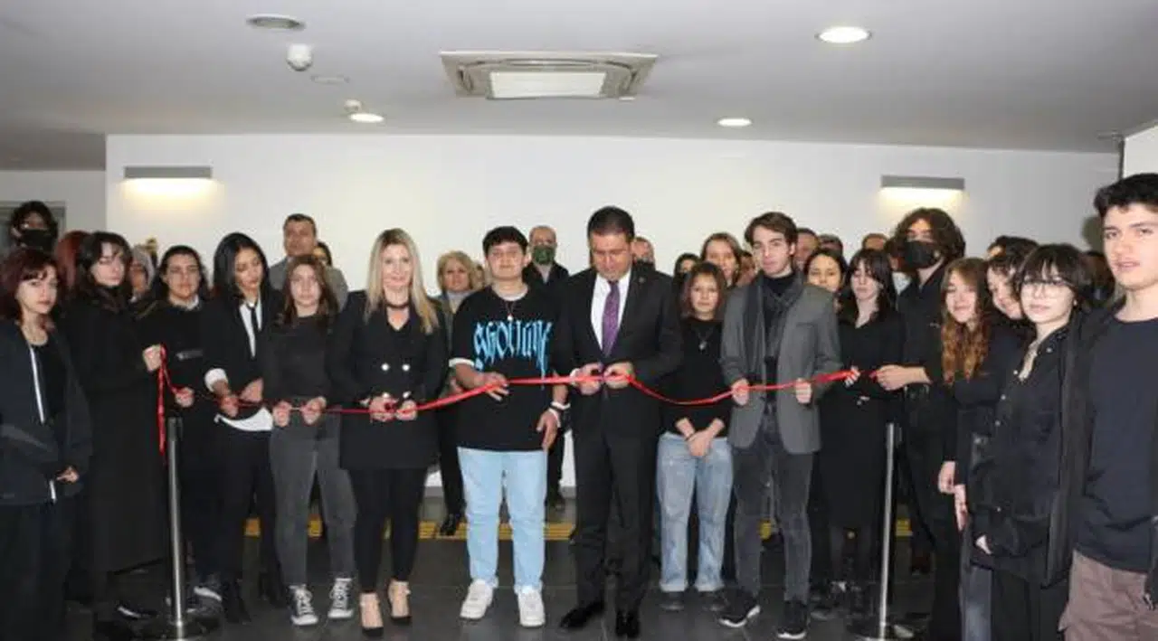 'Röprodüksiyon Minyatür Çalışmaları' Sergisi İzmir İl Milli Eğitim Müdürlüğü Sergi Salonunda Açıldı