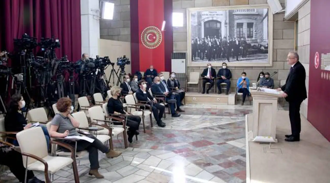 Tatlıoğlu, "Seçime giderken seçim kanunu değiştiren bütün siyasal iktidarlar kaybetmiştir"