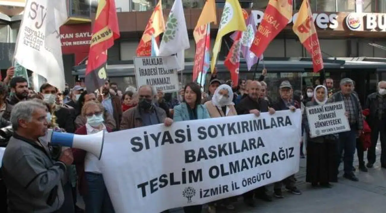 91 HDP'li hakkında verilen gözaltı kararı İzmir'de protesto edildi