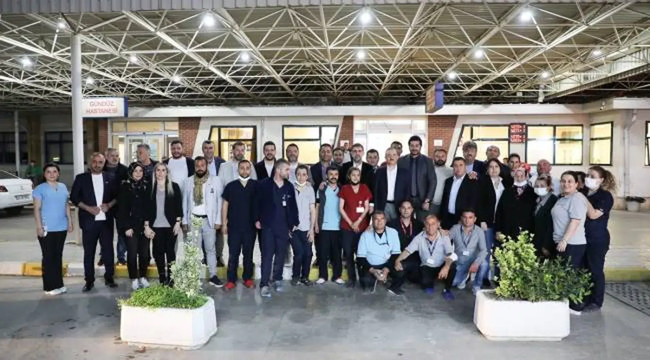 AK Parti İzmir İl Başkanı Kerem Ali Sürekli;  "Aslan payı, sağlıkçılarımızın…"
