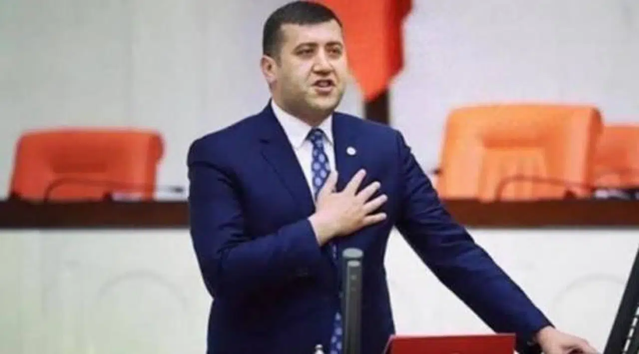 Baki Ersoy MHP'den istifa etti