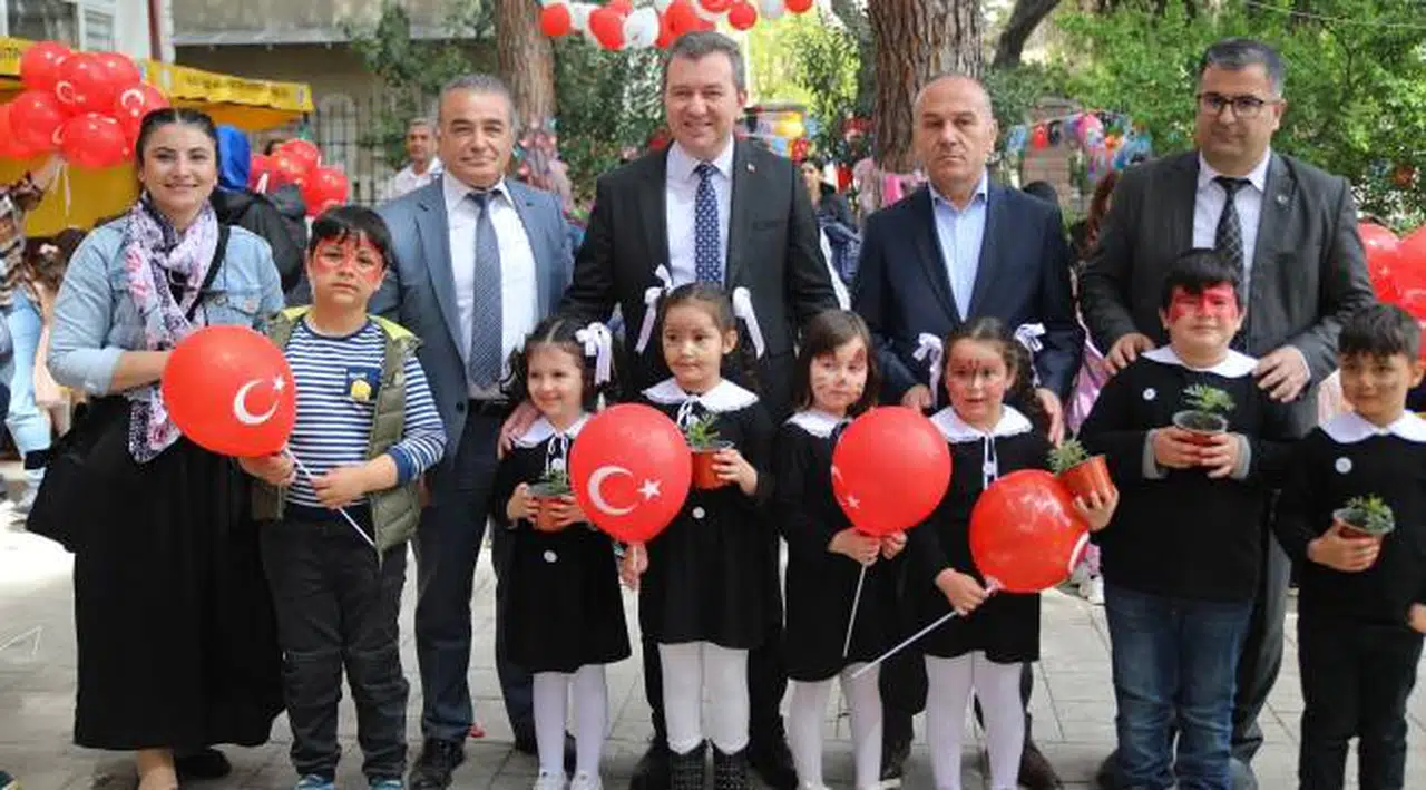Bergama’da 23 Nisan kutlamaları başladı