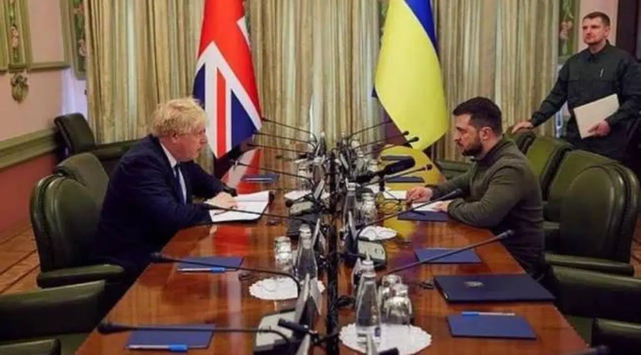 Boris Johnson Kiev'de: 'Rusya'ya dönük yaptırımları arttıracağız'