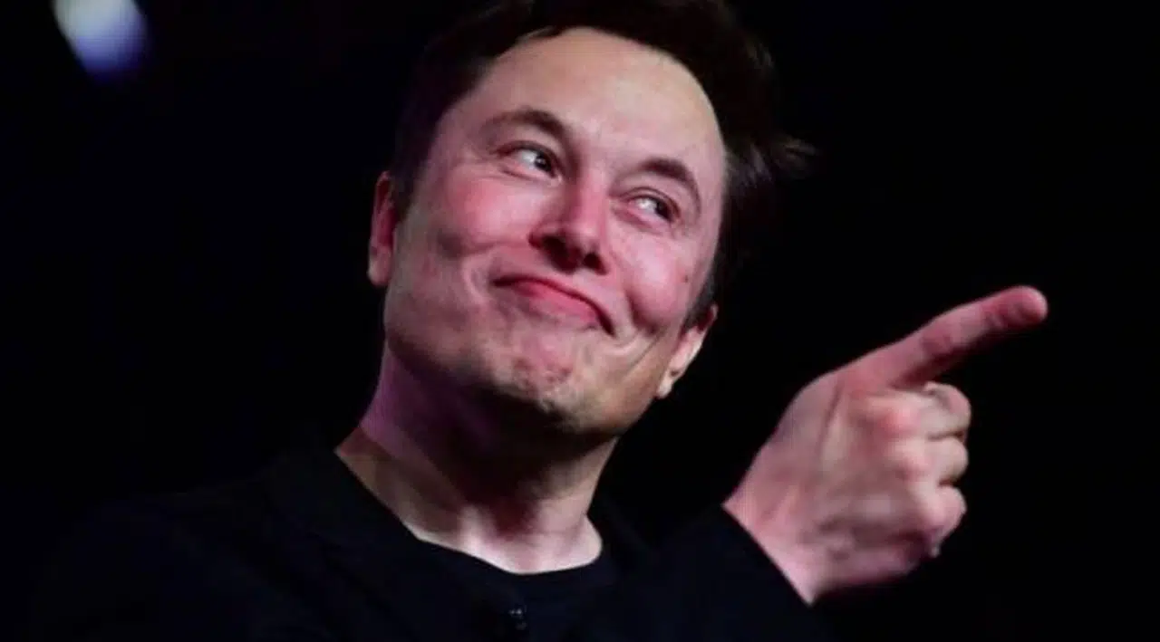 Elon Musk Twitter'dan hisse aldı