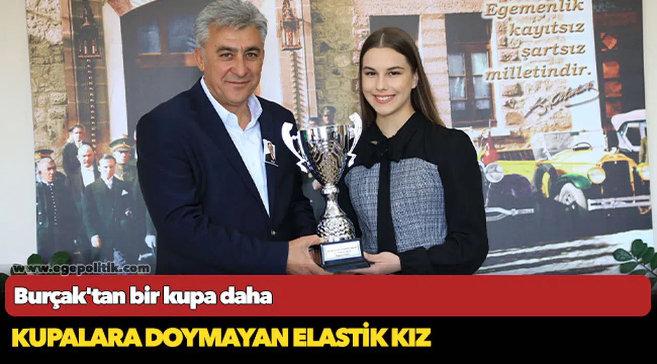 Kupalara Doymayan Elastik Kız