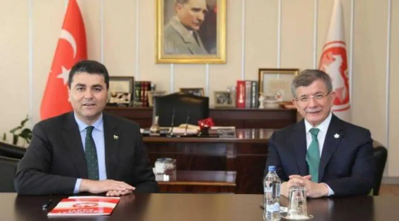 Ahmet Davutoğlu'ndan Gültekin Uysal'a ziyaret