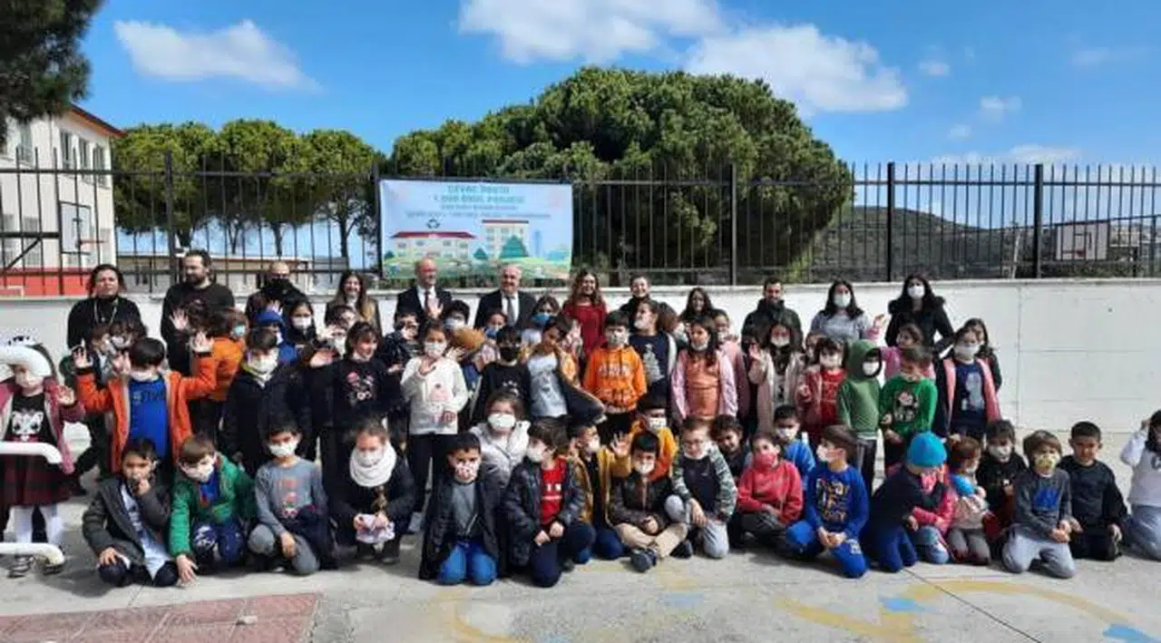 Çevreci Minik Eller İş Başında
