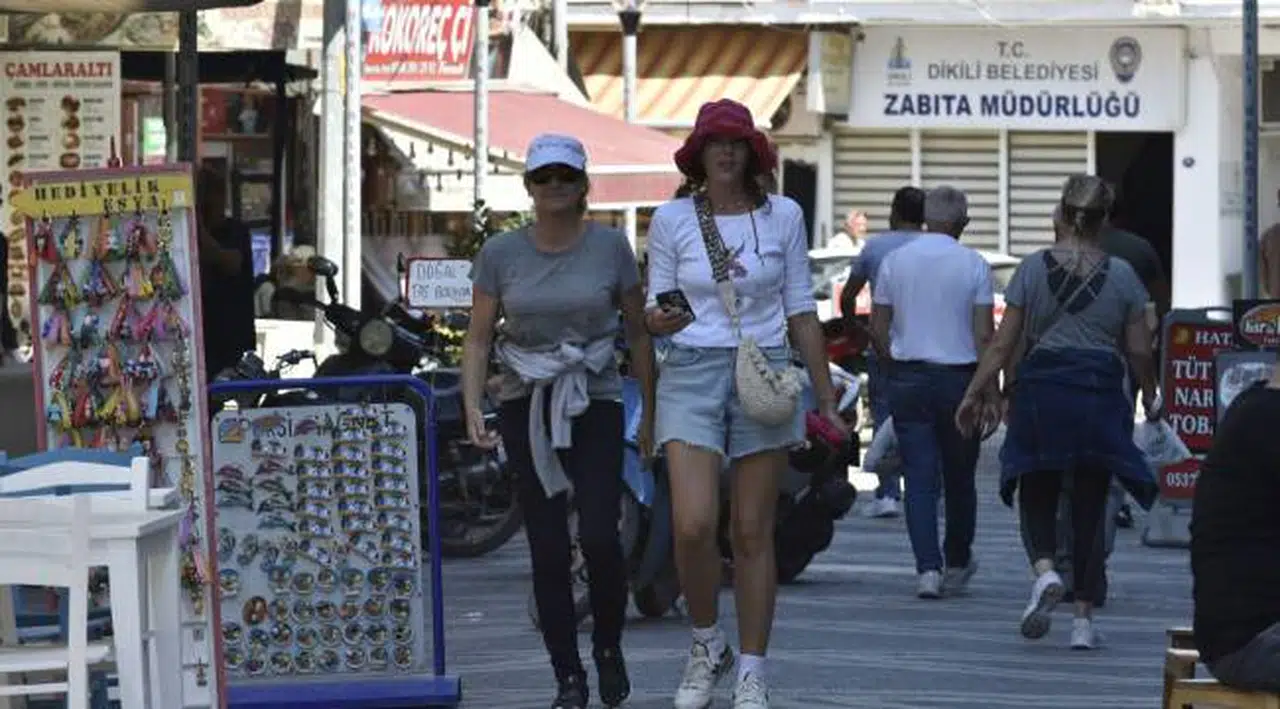 Çok uzaklardan Dikili'ye geldiler!