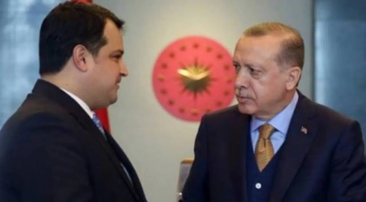 Erdoğan'dan ödül alan isim AKP'den istifa etti, yeni partisi belli oldu