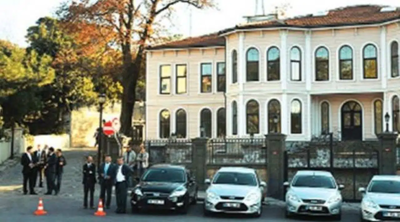 Erdoğan'ın Kısıklı'daki evinde hareketli saatler: 'Mesihim' dedi, ateş açtı