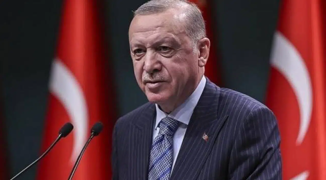 Erdoğan: Sigaraya stadyumda devam ediliyor, bira içenler de var