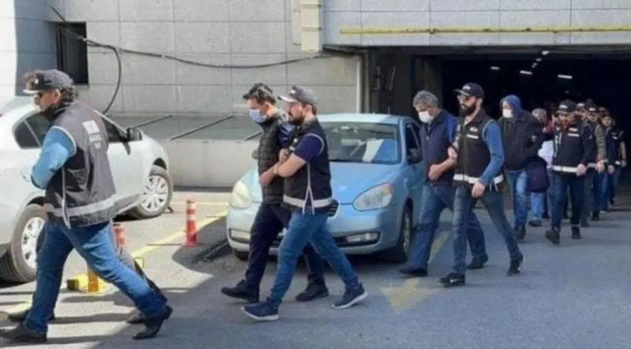 Kadıköy Belediyesi'ne rüşvet operasyonunda 32 tutuklama