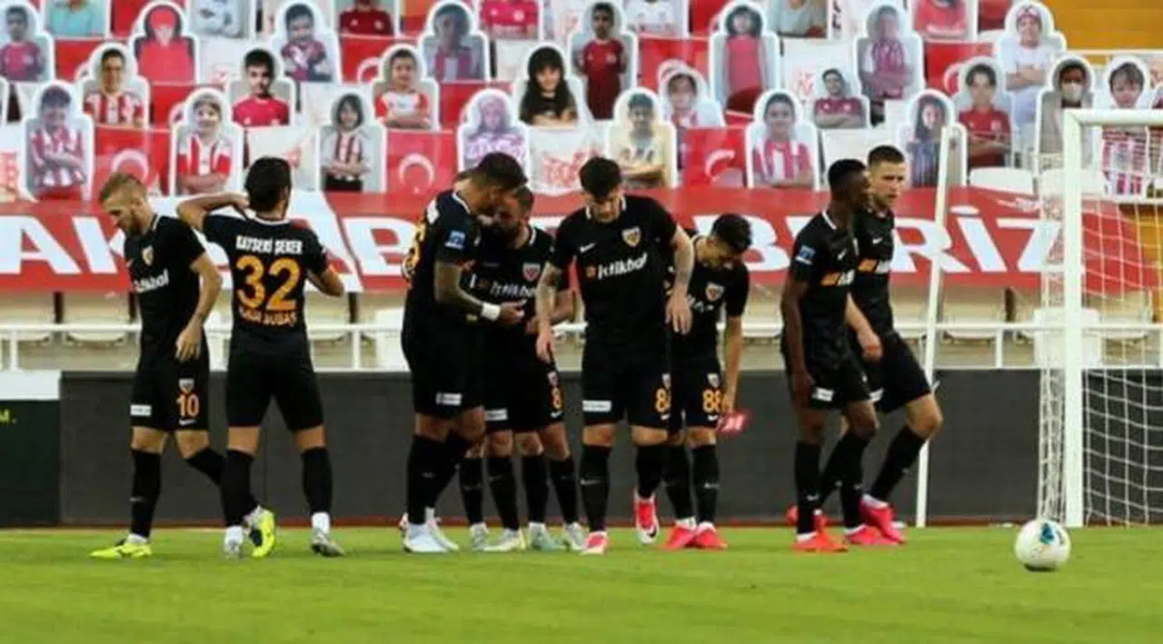 Kayserispor Trabzonspor'u eleyerek finale yükseldi