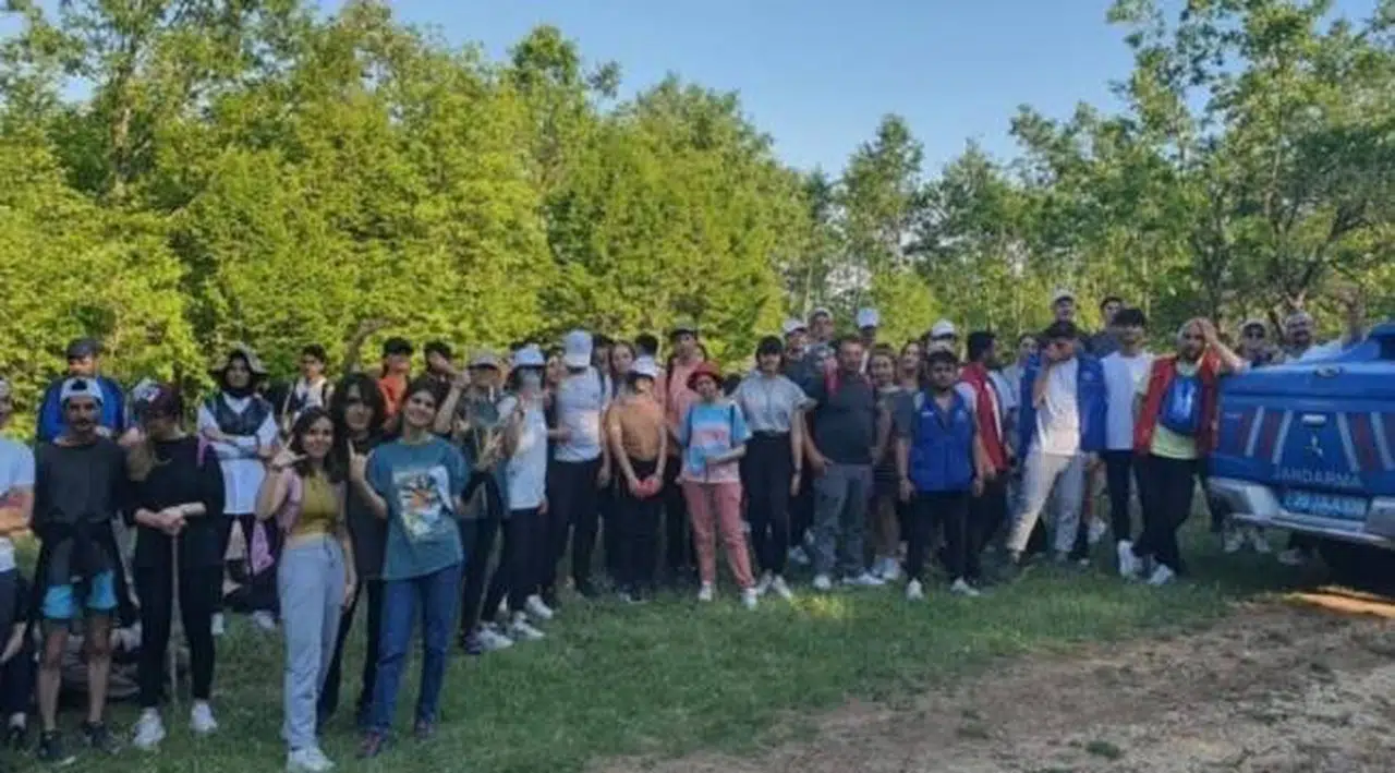 Ormanlık alanda kaybolan 100 üniversiteli bulundu